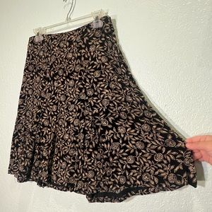 JONES WEAR VTG 90’s Beautiful Black & Tan Floral Drop Pleated Skirt Size S